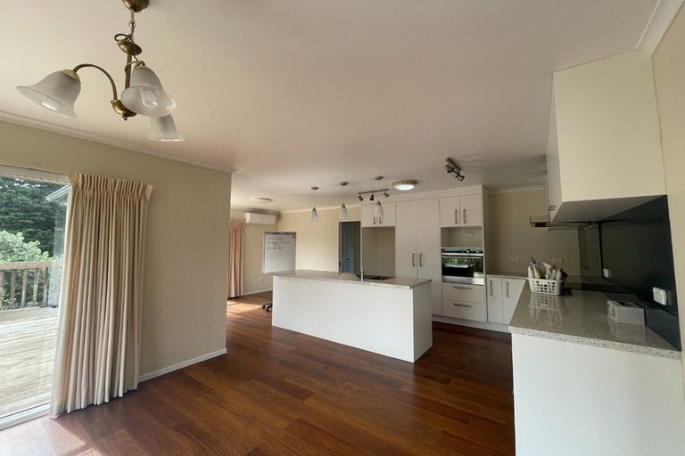 Photo of property in 16 Amherst Place, Albany, Auckland, 0632