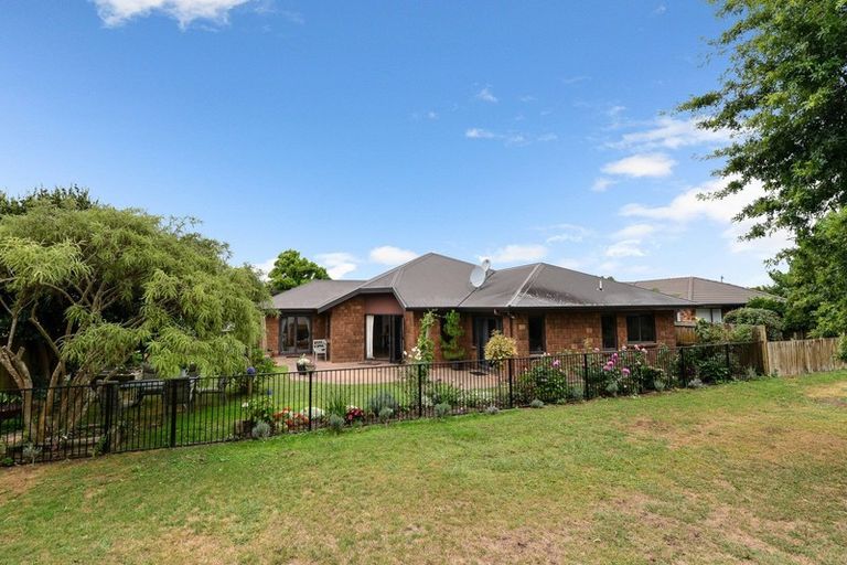 Photo of property in 37 Farringdon Avenue, Rototuna North, Hamilton, 3210