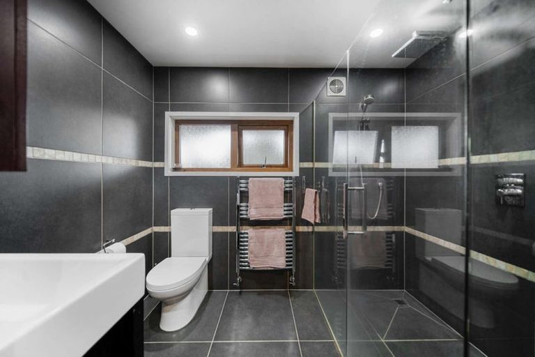 Photo of property in 18 Fielding Crescent, Farm Cove, Auckland, 2012