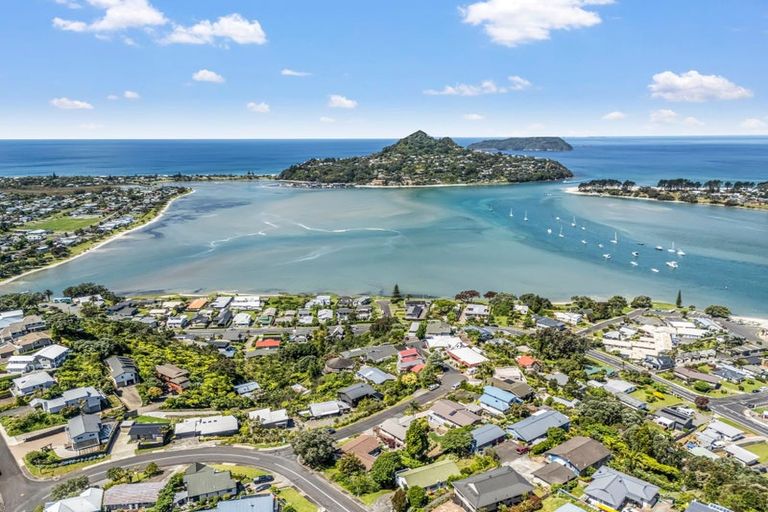 Photo of property in 5 Pine Grove, Tairua, 3508