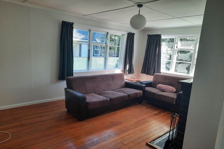 Photo of property in 16 Lansdowne Street, Strathern, Invercargill, 9812