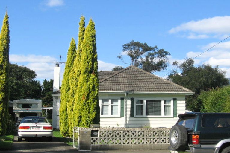 Photo of property in 18 Oxford Crescent, Ebdentown, Upper Hutt, 5018