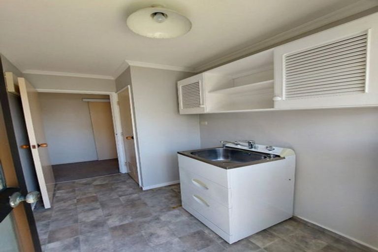 Photo of property in 15 Selwyn Street, Lower Vogeltown, New Plymouth, 4310