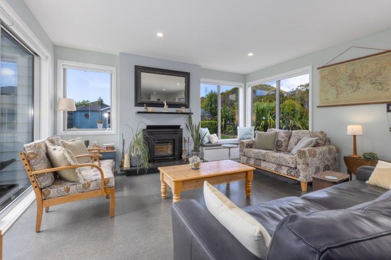 Photo of property in 40 Banks Boulevard, Whitby, Porirua, 5024