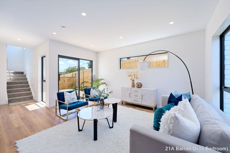 Photo of property in 21d Barron Drive, Green Bay, Auckland, 0604