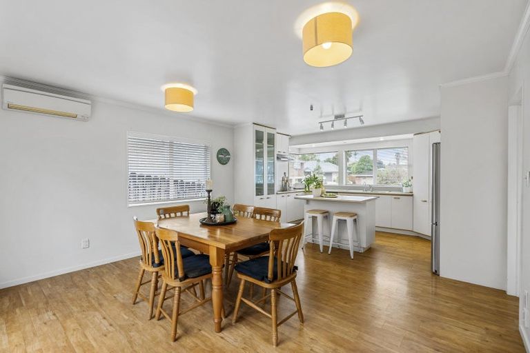 Photo of property in 34 Sailfish Drive, West Harbour, Auckland, 0618