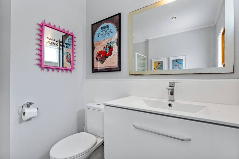 Photo of property in 1/73 Birkdale Road, Birkdale, Auckland, 0626