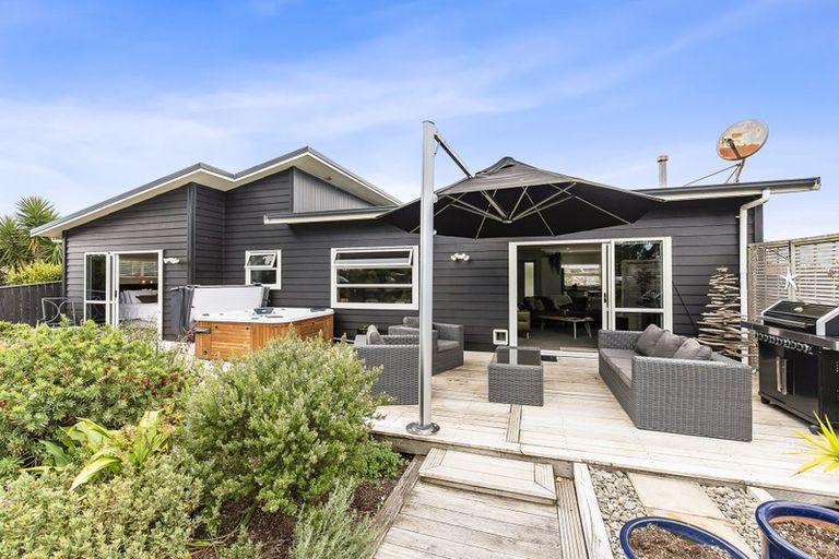 Photo of property in 51 Gawler Street, Te Horo Beach, Otaki, 5581