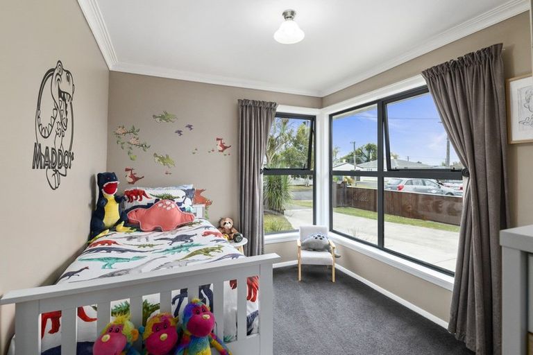 Photo of property in 14 Quinn Road, Levin, 5510