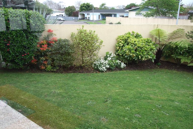 Photo of property in 8 Tiraumea Street, Palmerston North, 4410