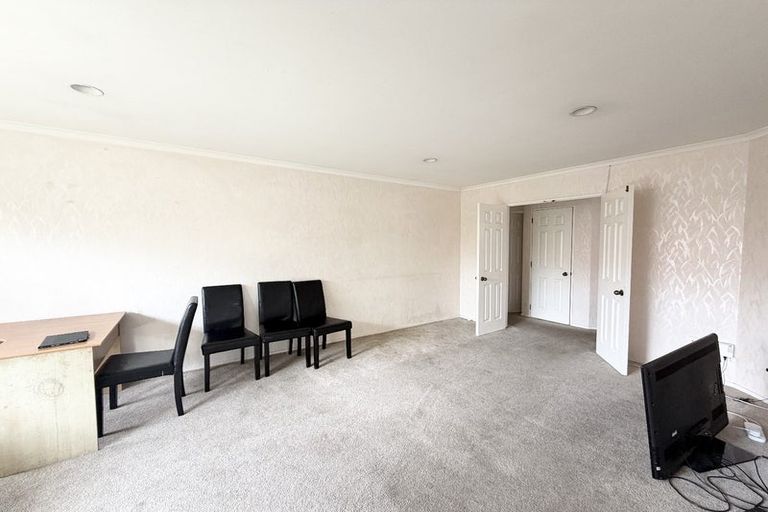 Photo of property in 180a Botany Road, Botany Downs, Auckland, 2010