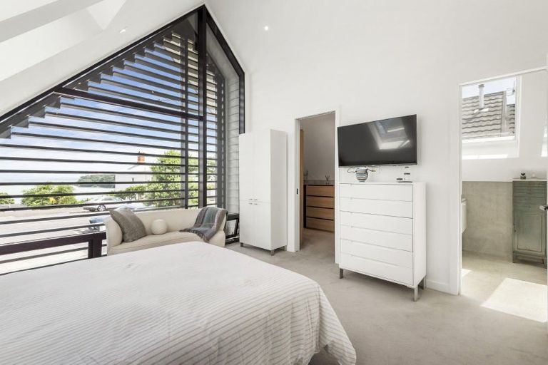 Photo of property in 81 Queen Street, Northcote Point, Auckland, 0627