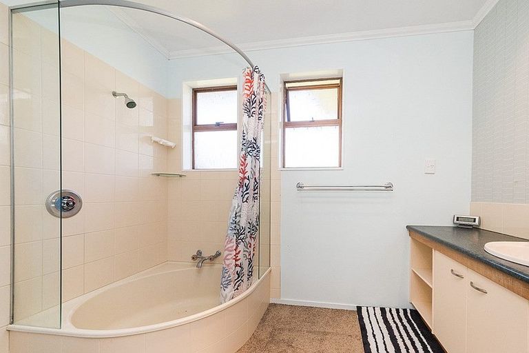 Photo of property in 6-8 East Road, Shannon, 4821