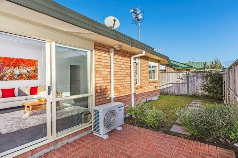 Photo of property in Miramar Villas, 6 Brussels Street, Miramar, Wellington, 6022