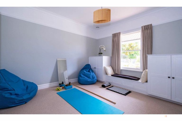 Photo of property in 43 Rhodes Street, Waimate, 7924