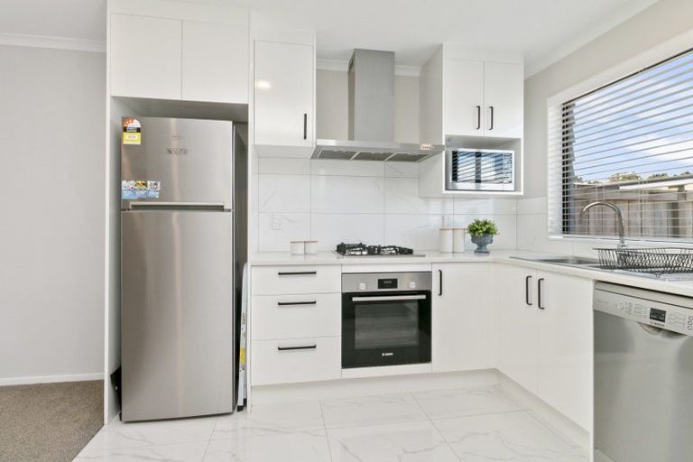 Photo of property in 23b Poruru Close, Papakura, 2110