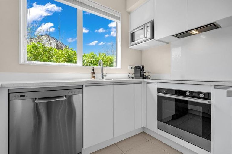 Photo of property in 11 Poaka Road, Hobsonville, Auckland, 0616