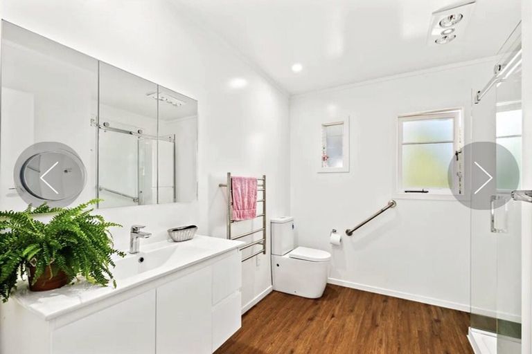 Photo of property in 260 Beach Road, Campbells Bay, Auckland, 0630