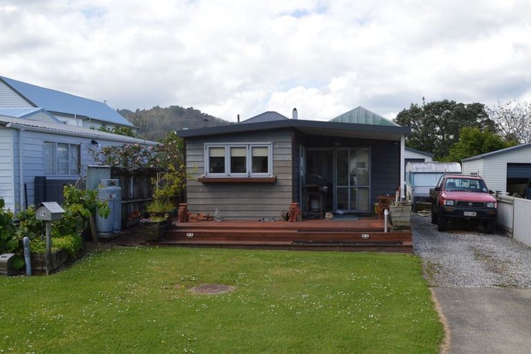 Photo of property in 74 Watt Street, Coromandel, 3506