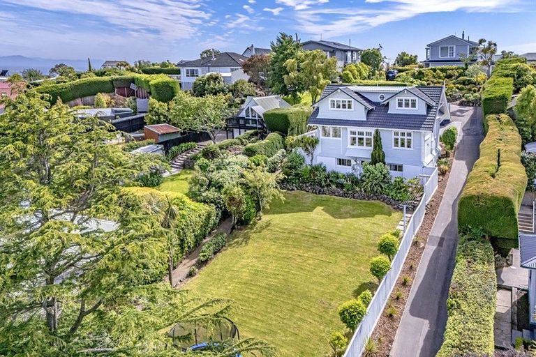 Photo of property in 119 Dyers Pass Road, Cashmere, Christchurch, 8022