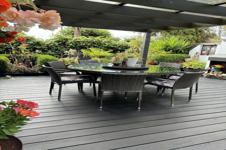 Photo of property in 1 Stonebridge Park Drive, Holdens Bay, Rotorua, 3010