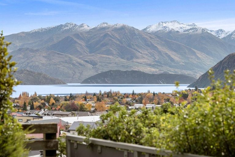 Photo of property in 12 Bovett Place, Wanaka, 9305