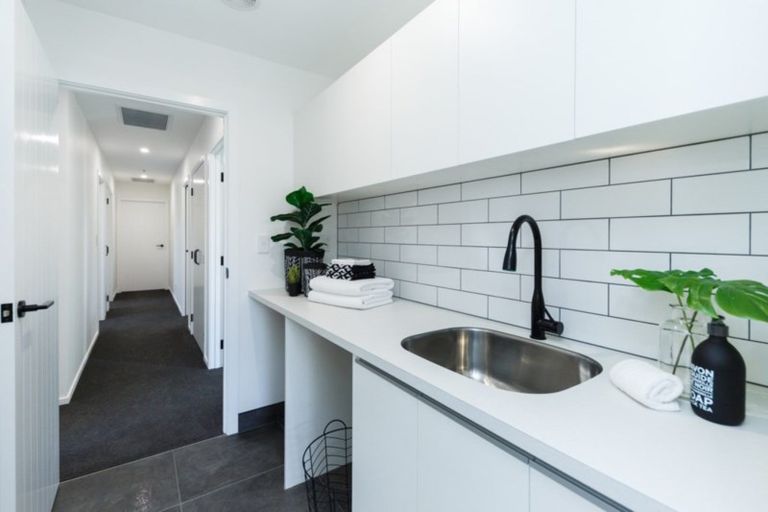 Photo of property in 324a College Street, West End, Palmerston North, 4410