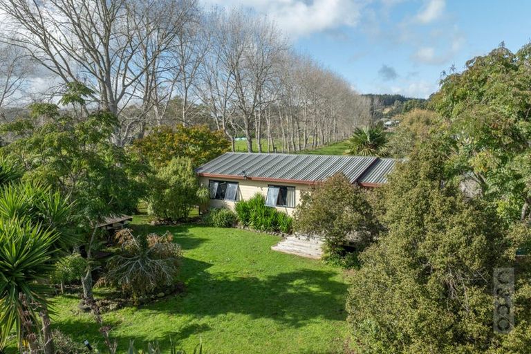 Photo of property in 836 Old North Road, Waimauku, 0882
