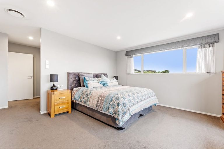 Photo of property in 2 Boocock Crescent, Orewa, 0931