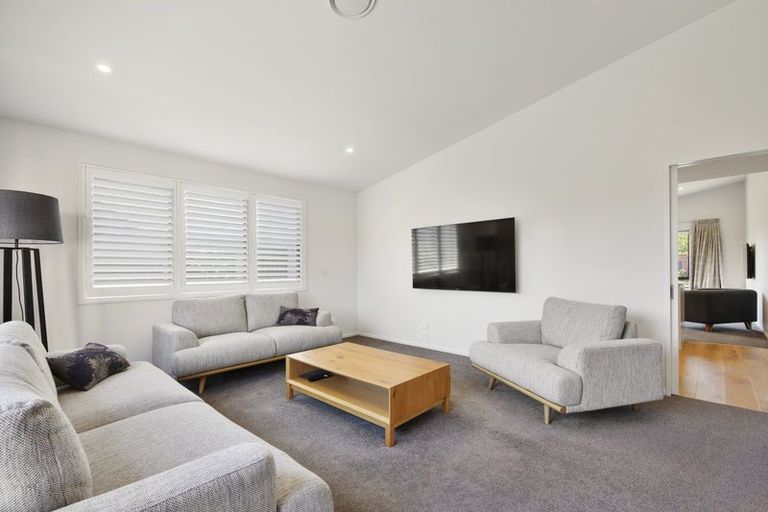 Photo of property in 17 Saint James Place, Rangiora, 7400