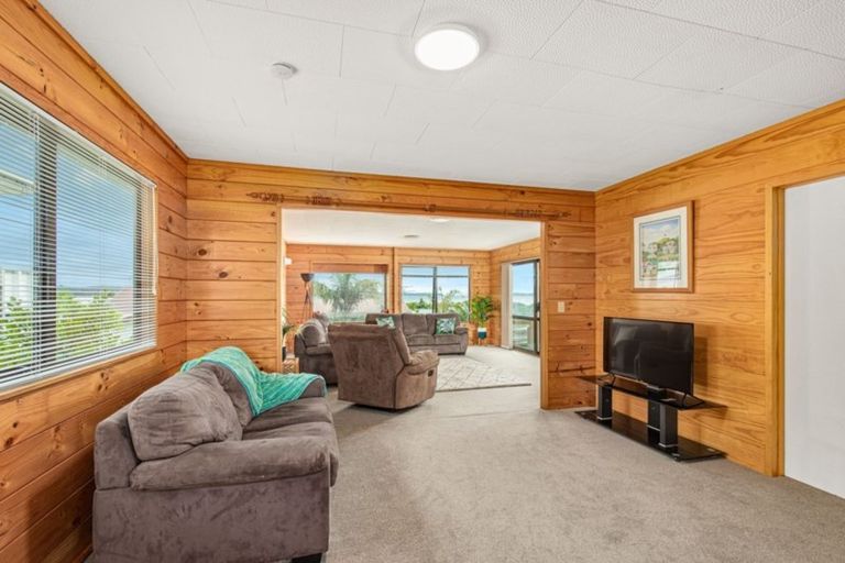 Photo of property in 18 Kawau View Road, Snells Beach, 0920