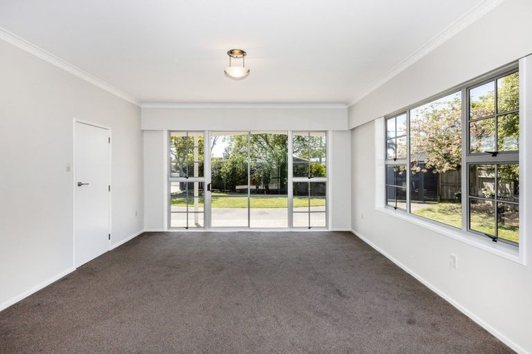 Photo of property in 114 Avondale Road, Taradale, Napier, 4112