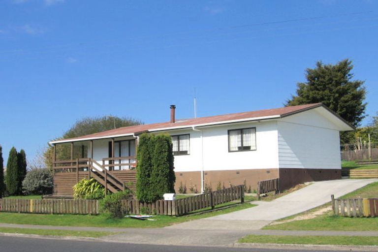 Photo of property in 2 Goldie Street, Pukehangi, Rotorua, 3015