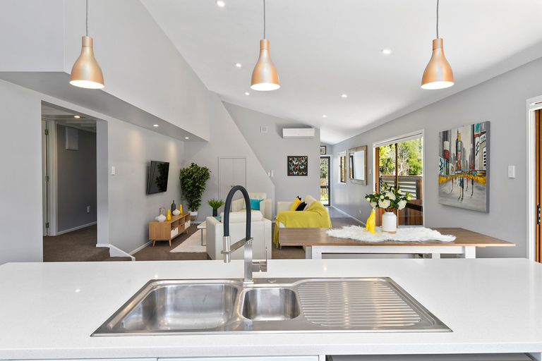 Photo of property in 44 Matua Road, Huapai, Kumeu, 0810