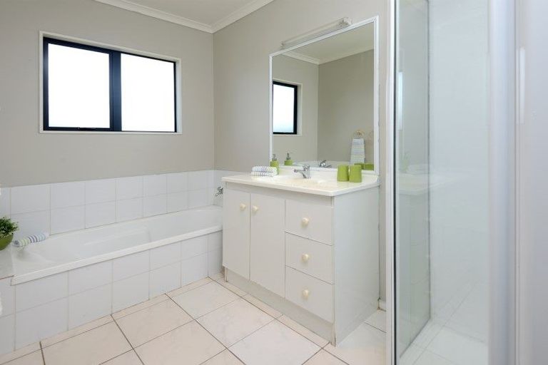 Photo of property in 3 Tir Conaill Avenue, Flat Bush, Auckland, 2019
