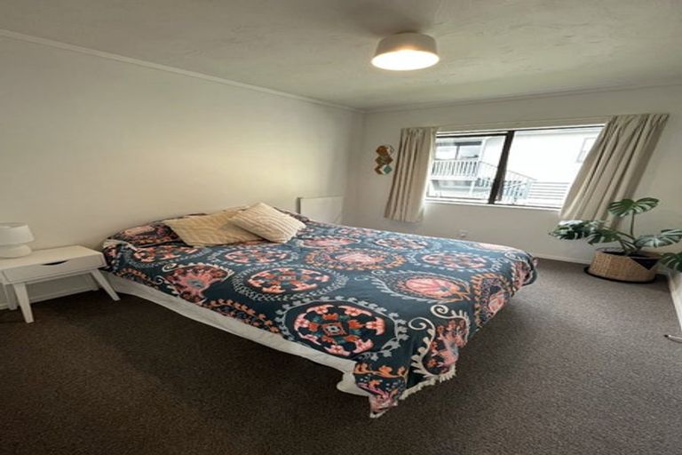 Photo of property in 58 Albatross Close, Whitby, Porirua, 5024