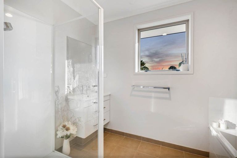 Photo of property in 296a Oaia Road, Muriwai, Waimauku, 0881