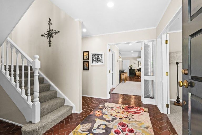 Photo of property in 12 Ritchie Place, Havelock North, 4130