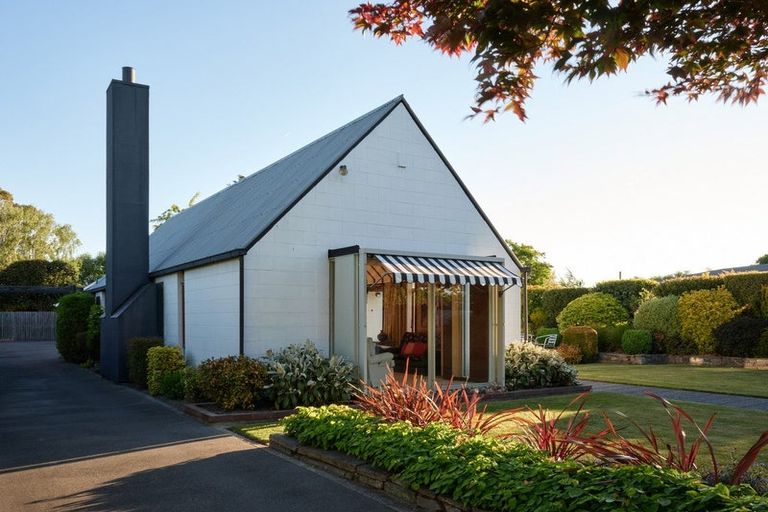 Photo of property in 39 Westburn Terrace, Burnside, Christchurch, 8041