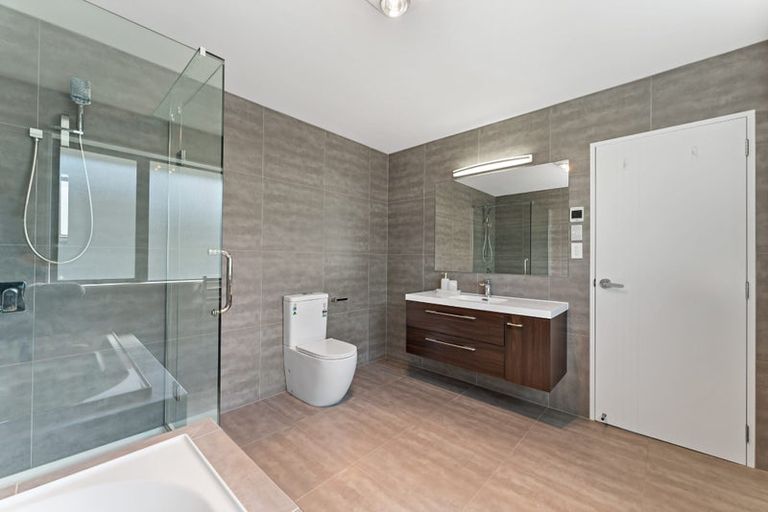 Photo of property in 1 Parkview Drive, Gulf Harbour, Whangaparaoa, 0930