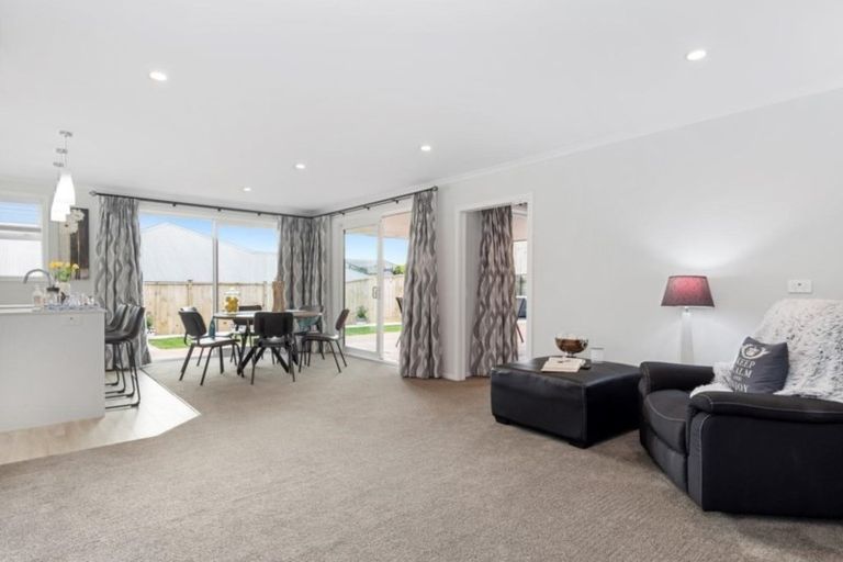 Photo of property in 1 Moira Close, Welcome Bay, Tauranga, 3175