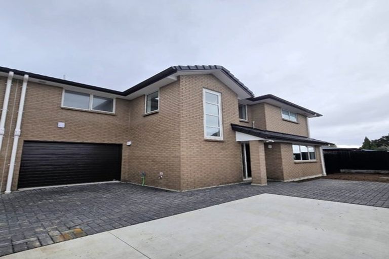 Photo of property in 16 Reiman Street, New Lynn, Auckland, 0600
