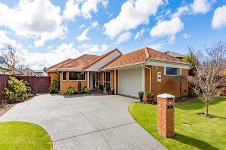 Photo of property in 7 Dunmurry Place, Casebrook, Christchurch, 8051