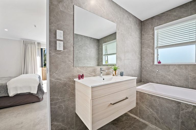 Photo of property in 22 Jeroboam Loop, Kumeu, 0810