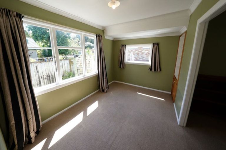 Photo of property in 4 Alton Place, Hokowhitu, Palmerston North, 4410