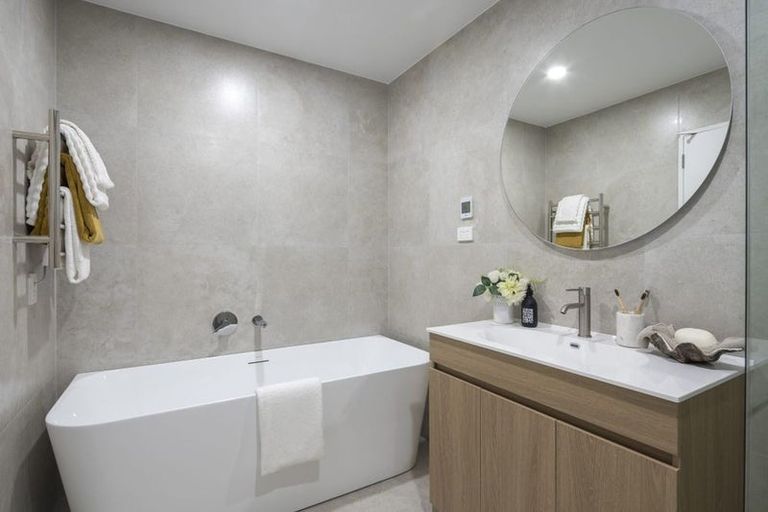 Photo of property in 5/9 Rengarenga Rise, Fairview Heights, Auckland, 0632