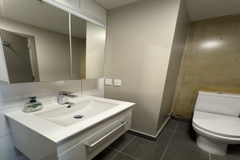 Photo of property in Canvas Apartments, 14/307 Willis Street, Te Aro, Wellington, 6011