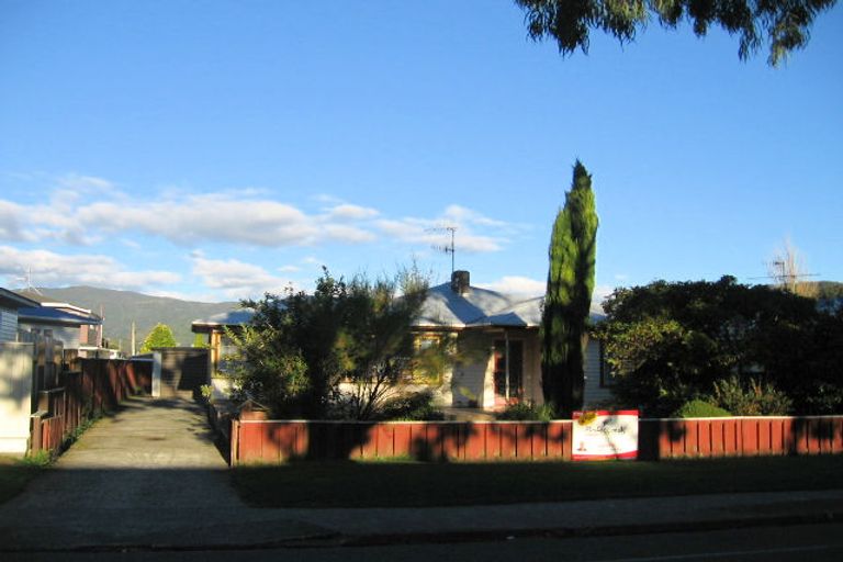 Photo of property in 26 Parkway, Wainuiomata, Lower Hutt, 5014