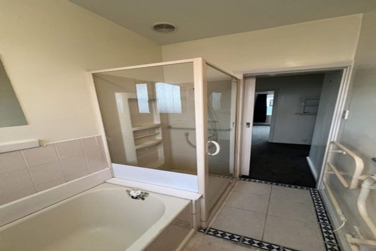 Photo of property in 37 Yaldhurst Road, Sockburn, Christchurch, 8042