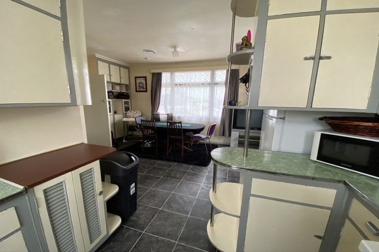 Photo of property in 24 Turuturu Road, Hawera, 4610